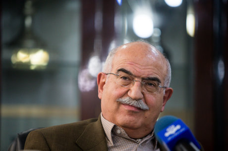 بهمن کشاورز: هر نوع شفافیت سازی در روابط پولی به نفع جامعه ایرانی است